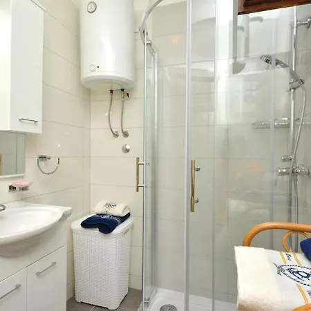 Appartement With Sea View V Podstrana